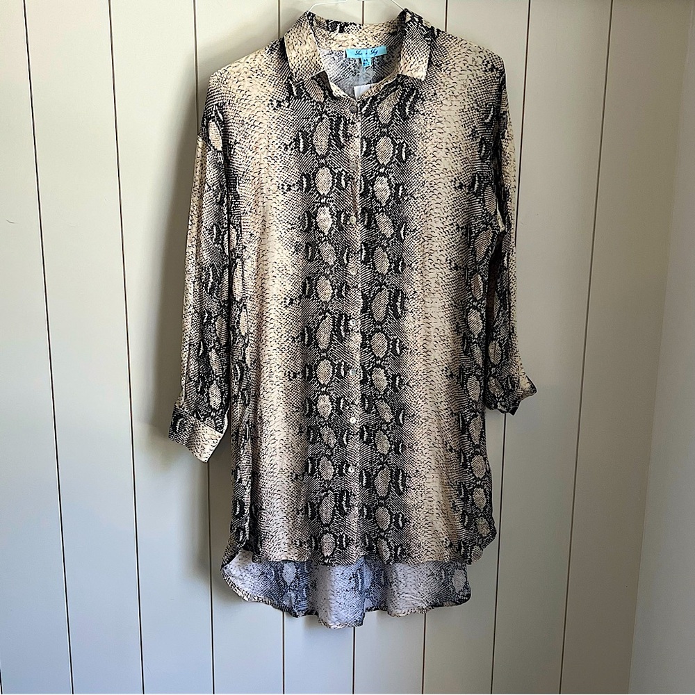 NWT She + Sky snakeskin tunic blouse
